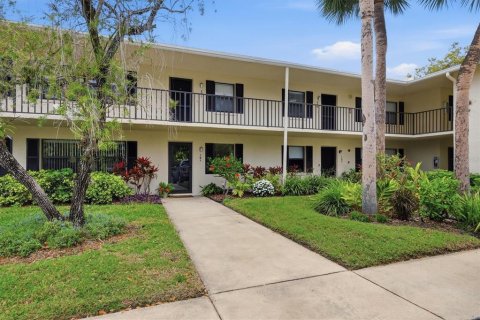 Condo in Sarasota, Florida, 2 bedrooms № 2199153