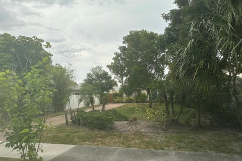 House in Delray Beach, Florida 2 bedrooms, 69.49 sq.m. № 2251490 - photo 2