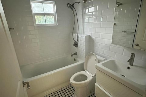 House in Delray Beach, Florida 2 bedrooms, 69.49 sq.m. № 2251490 - photo 6