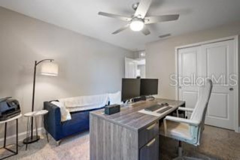 Townhouse in Saint Petersburg, Florida 3 bedrooms, 159.14 sq.m. № 2207453 - photo 18