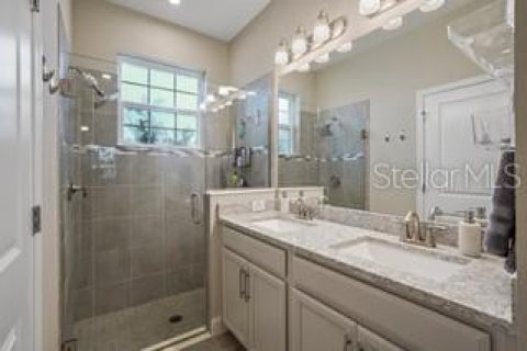 Townhouse in Saint Petersburg, Florida 3 bedrooms, 159.14 sq.m. № 2207453 - photo 12