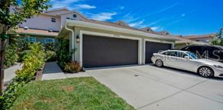 Townhouse in Saint Petersburg, Florida 3 bedrooms, 159.14 sq.m. № 2207453