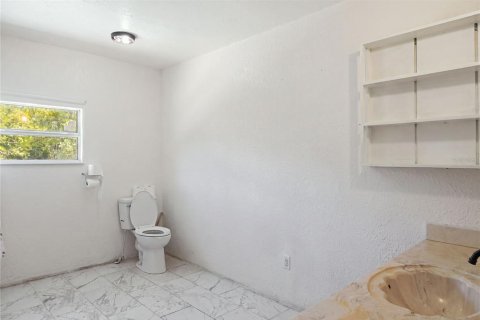 Villa ou maison à vendre à New Smyrna Beach, Floride: 4 chambres, 334.45 m2 № 2348318 - photo 26