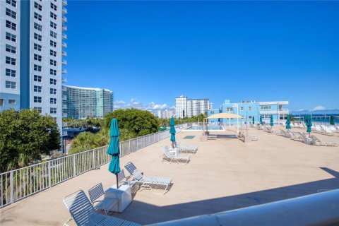 Copropriété à vendre à Pompano Beach, Floride: 1 chambre, 95.69 m2 № 2084424 - photo 25