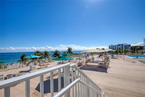 Copropriété à vendre à Pompano Beach, Floride: 1 chambre, 95.69 m2 № 2084424 - photo 24