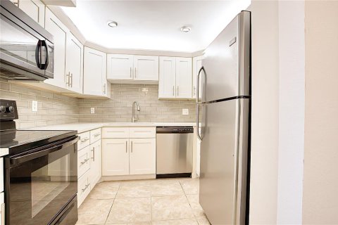 Copropriété à vendre à Pompano Beach, Floride: 1 chambre, 95.69 m2 № 2084424 - photo 3