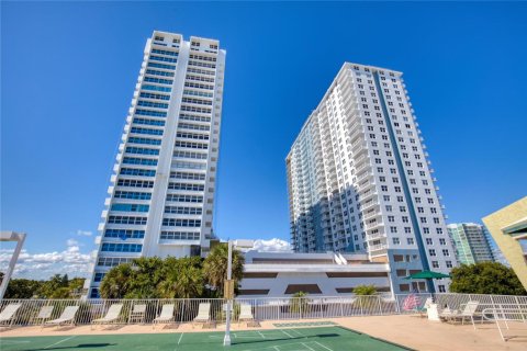 Copropriété à vendre à Pompano Beach, Floride: 1 chambre, 95.69 m2 № 2084424 - photo 2