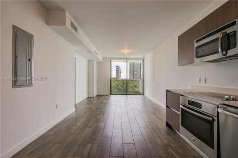 Condominio en venta en Miami, Florida, 1 dormitorio, 61.22 m2 № 1983846 - foto 2