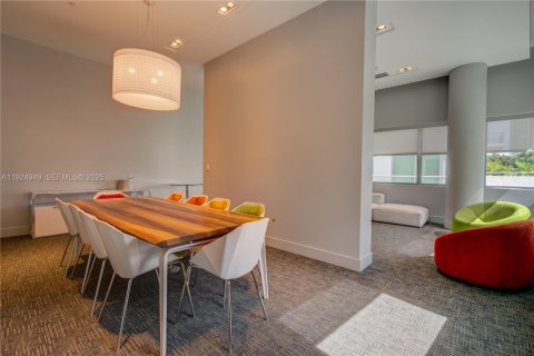 Condominio en venta en Miami, Florida, 1 dormitorio, 61.22 m2 № 1983846 - foto 29