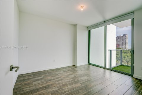 Condominio en venta en Miami, Florida, 1 dormitorio, 61.22 m2 № 1983846 - foto 5