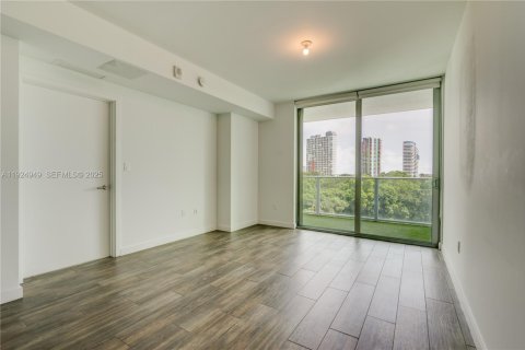 Condominio en venta en Miami, Florida, 1 dormitorio, 61.22 m2 № 1983846 - foto 4