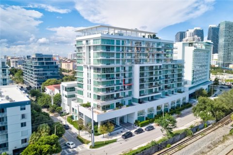 Condominio en venta en Miami, Florida, 1 dormitorio, 61.22 m2 № 1983846 - foto 1