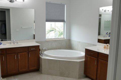 Villa ou maison à louer à Davie, Floride: 5 chambres, 255.02 m2 № 1811936 - photo 12