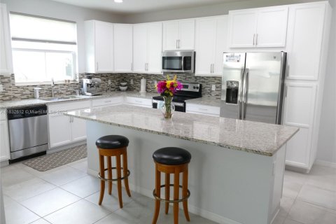 Villa ou maison à louer à Davie, Floride: 5 chambres, 255.02 m2 № 1811936 - photo 3