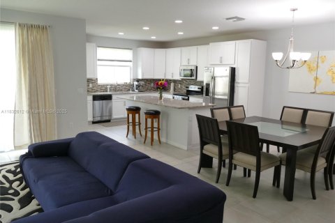 Villa ou maison à louer à Davie, Floride: 5 chambres, 255.02 m2 № 1811936 - photo 2