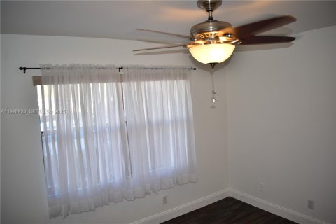 Copropriété à vendre à Sunrise, Floride: 2 chambres, 78.97 m2 № 2062296 - photo 17