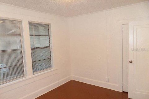 House in Saint Petersburg, Florida 4 bedrooms, 125.79 sq.m. № 1837375 - photo 10