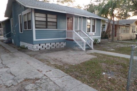 House in Saint Petersburg, Florida 4 bedrooms, 125.79 sq.m. № 1837375 - photo 1