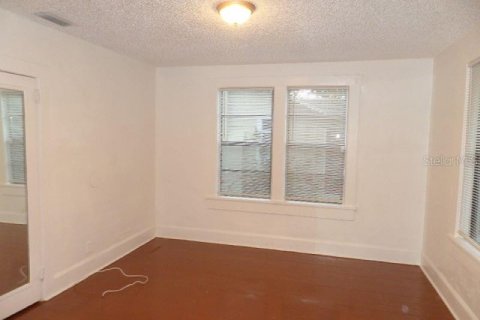 House in Saint Petersburg, Florida 4 bedrooms, 125.79 sq.m. № 1837375 - photo 13