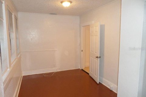 House in Saint Petersburg, Florida 4 bedrooms, 125.79 sq.m. № 1837375 - photo 11