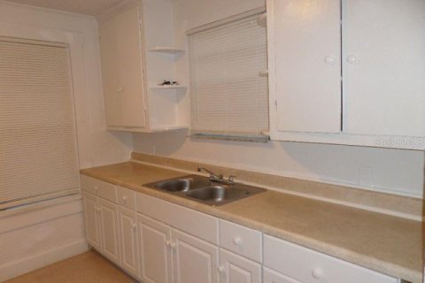 House in Saint Petersburg, Florida 4 bedrooms, 125.79 sq.m. № 1837375 - photo 6
