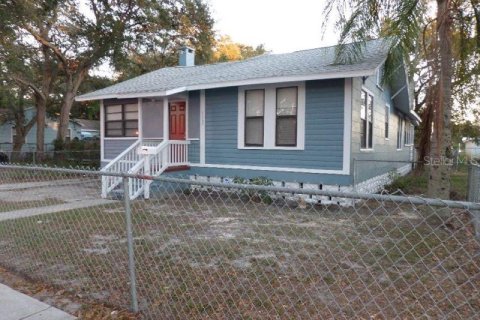 House in Saint Petersburg, Florida 4 bedrooms, 125.79 sq.m. № 1837375 - photo 2