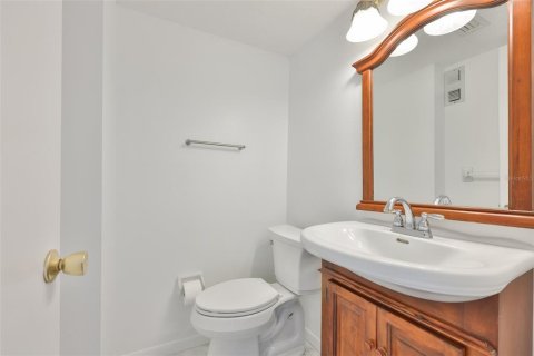 Copropriété à vendre à Gulfport, Floride: 1 chambre, 108.7 m2 № 2151479 - photo 14