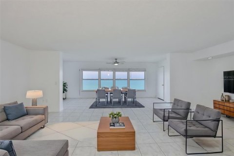 Copropriété à vendre à Gulfport, Floride: 1 chambre, 108.7 m2 № 2151479 - photo 6