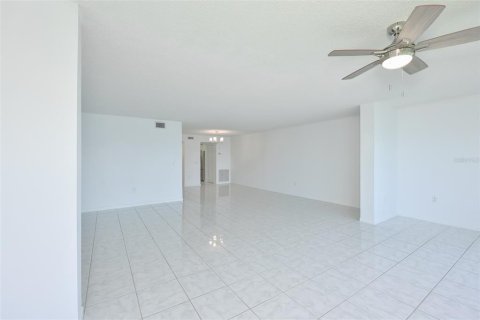 Copropriété à vendre à Gulfport, Floride: 1 chambre, 108.7 m2 № 2151479 - photo 8