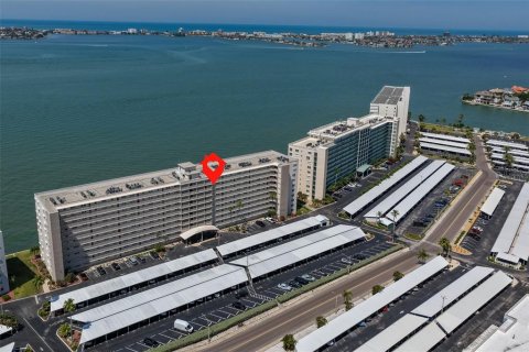 Copropriété à vendre à Gulfport, Floride: 1 chambre, 108.7 m2 № 2151479 - photo 18