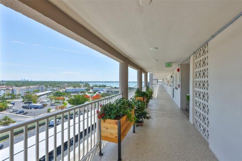 Copropriété à vendre à Gulfport, Floride: 1 chambre, 108.7 m2 № 2151479 - photo 3