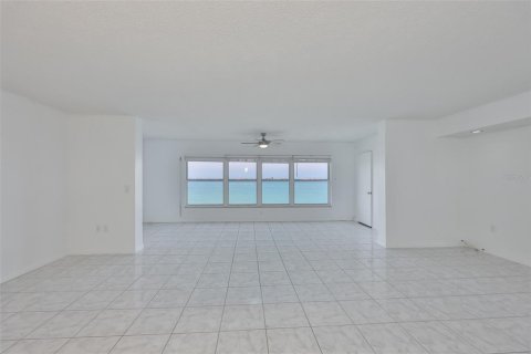 Copropriété à vendre à Gulfport, Floride: 1 chambre, 108.7 m2 № 2151479 - photo 7