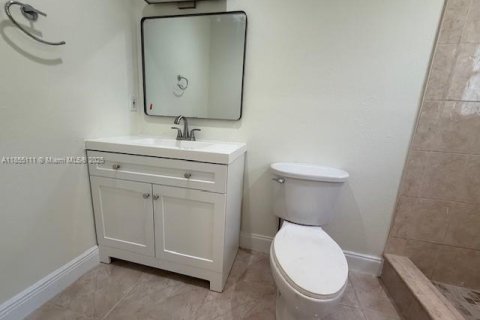 House in Hollywood, Florida 3 bedrooms, 114.46 sq.m. № 1874259 - photo 9