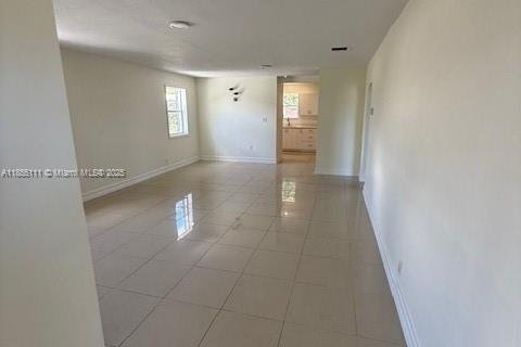 House in Hollywood, Florida 3 bedrooms, 114.46 sq.m. № 1874259 - photo 20