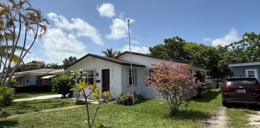 House in Hollywood, Florida 3 bedrooms, 114.46 sq.m. № 1874259