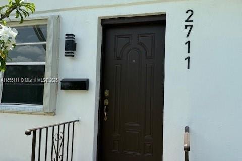House in Hollywood, Florida 3 bedrooms, 114.46 sq.m. № 1874259 - photo 3
