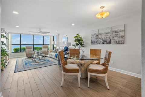 Condo in Dunedin, Florida, 2 bedrooms  № 1244547 - photo 10