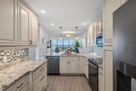 Condo in Dunedin, Florida, 2 bedrooms  № 1244547 - photo 8