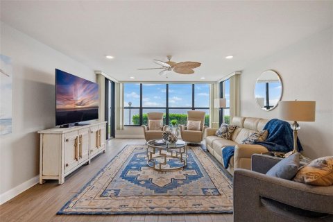 Condo in Dunedin, Florida, 2 bedrooms  № 1244547 - photo 13