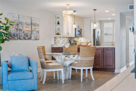 Condo in Dunedin, Florida, 2 bedrooms  № 1244547 - photo 18