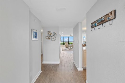 Condo in Dunedin, Florida, 2 bedrooms  № 1244547 - photo 4