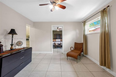 House in North Miami Beach, Florida 3 bedrooms, 142.7 sq.m. № 2043927 - photo 14