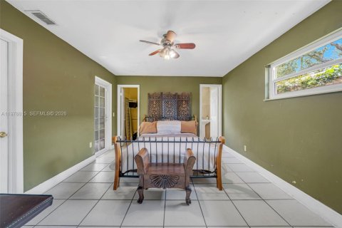 House in North Miami Beach, Florida 3 bedrooms, 142.7 sq.m. № 2043927 - photo 16