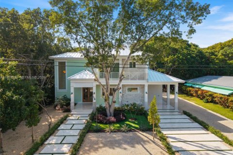 Casa en Islamorada, Village of Islands, Florida 4 dormitorios, 322.09 m2 № 2080453