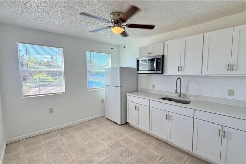 Villa ou maison à louer à Sarasota, Floride: 2 chambres, 55.74 m2 № 2401121 - photo 11