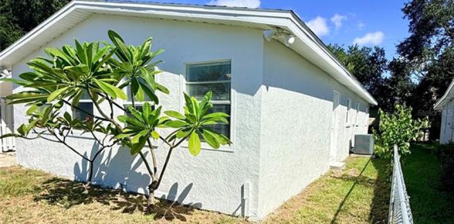 Villa ou maison à Sarasota, Floride 2 chambres, 55.74 m2 № 2401121