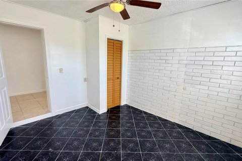Villa ou maison à louer à Sarasota, Floride: 2 chambres, 55.74 m2 № 2401121 - photo 8