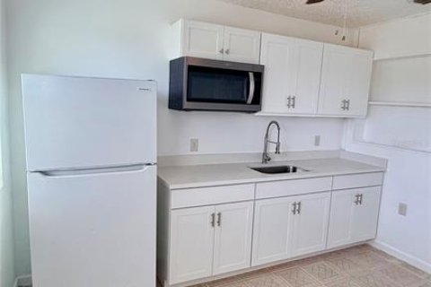 Villa ou maison à louer à Sarasota, Floride: 2 chambres, 55.74 m2 № 2401121 - photo 13