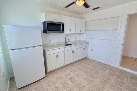 Villa ou maison à louer à Sarasota, Floride: 2 chambres, 55.74 m2 № 2401121 - photo 14