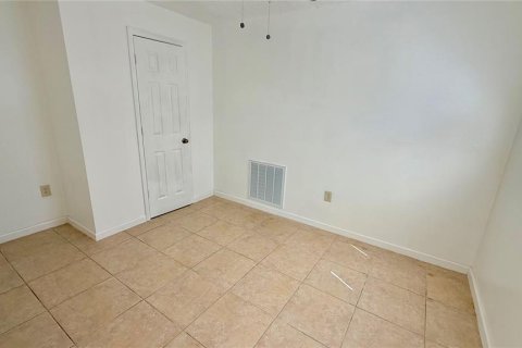 Villa ou maison à louer à Sarasota, Floride: 2 chambres, 55.74 m2 № 2401121 - photo 3